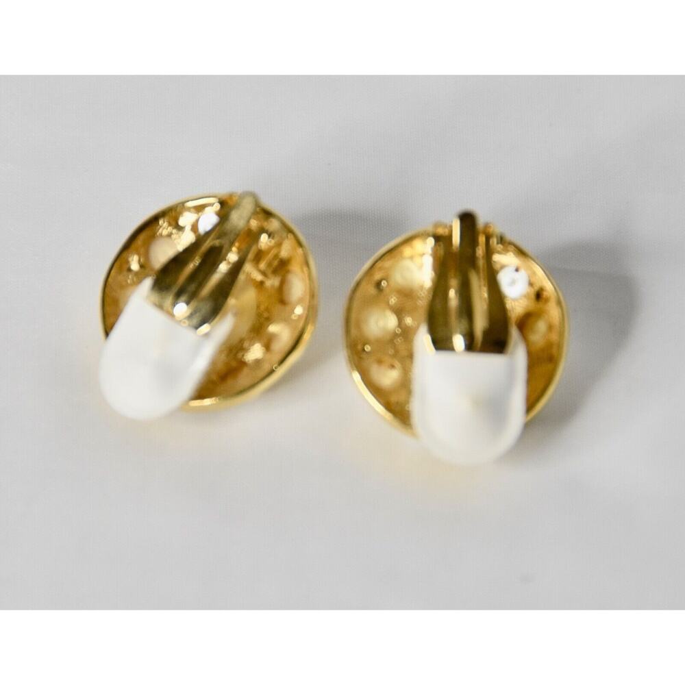 Givenchy Vintage Faux Etruscan Pearl Gold Plated Clip-On Earrings - Picture 6 of 6